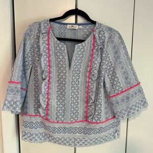 Vineyard Vines eyelet top size large. Only worn a few times
